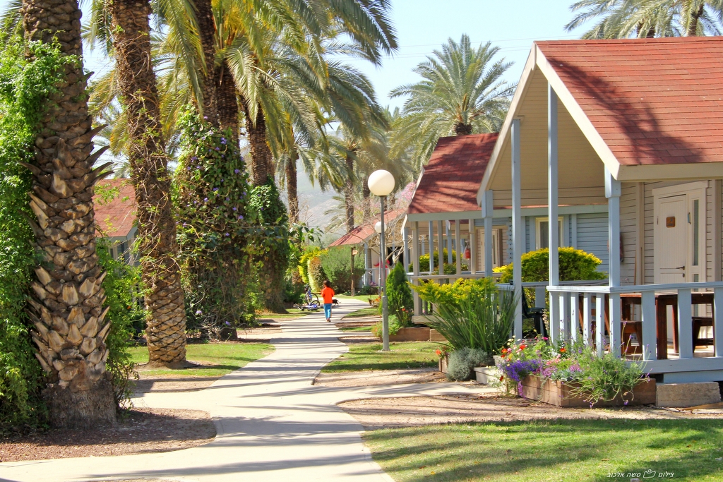 בקתות משפחתיות